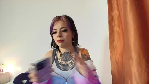 Snapshot of blue_tatuu1 chatting on 26, 12, 2024 Alice bleu for friends online show from 26, 12, 2024