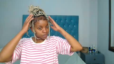 Snapshot of bluedi622952 chatting on 22, 6, 2026 Tee online show from 22, 6, 2026