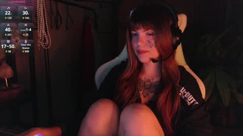 Snapshot of bluedweeb chatting on 4, 1, 2025 Blue online show from 4, 1, 2025