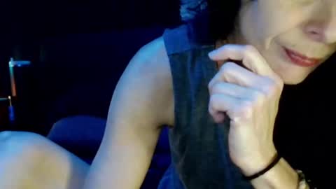 Blueeyedlie online show from 8, 2, 2025