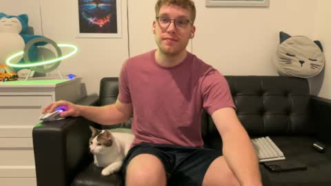 blueeyedtallguy online show from 19, 12, 2024