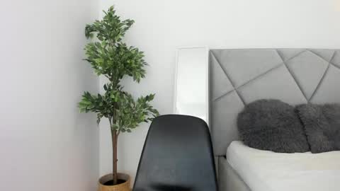 blueeyeslexxxy online show from 18, 4, 2026