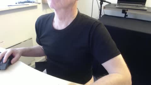 blueeyesn8 online show from 10, 10, 2025