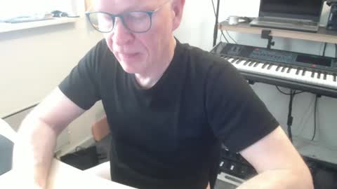 blueeyesn8 online show from 14, 11, 2025