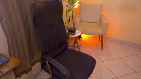 FLORAA online show from 6, 4, 2026