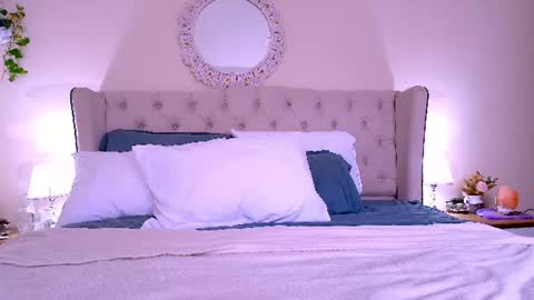 Snapshot of blueflora chatting on 8, 7, 2026 FLORAA online show from 8, 7, 2026