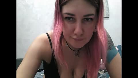 Snapshot of bluexowl chatting on 28, 2, 2025 BlueXOwl online show from 28, 2, 2025