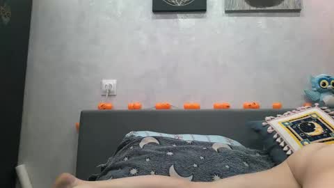 Snapshot of bluexowl chatting on 7, 11, 2025 BlueXOwl online show from 7, 11, 2025