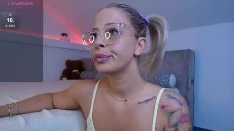 Snapshot of blueyeskate chatting on 27, 6, 2026 Kate online show from 27, 6, 2026