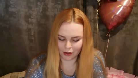 Snapshot of blushing_star chatting on 27, 4, 2026 blushing_star online show from 27, 4, 2026