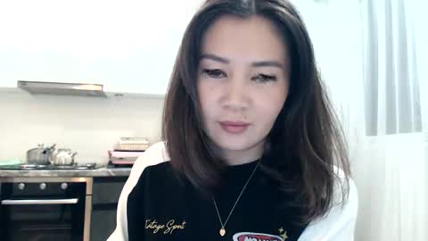 Snapshot of bmw_lovee chatting on 13, 1, 2025 Liya online show from 13, 1, 2025