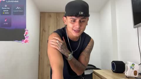 Bob  INDEPENDENT MODEL online show from 11, 4, 2026