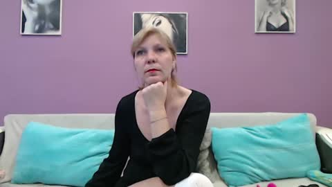Snapshot of bobandchris33 chatting on 22, 2, 2025 SlutWife online show from 22, 2, 2025