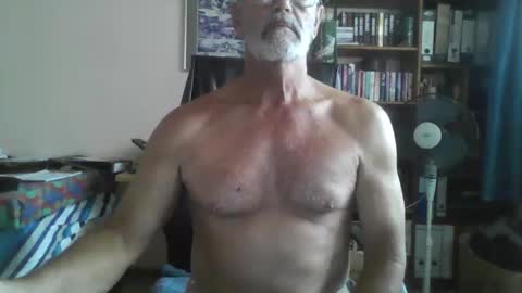 Snapshot of bobbgud chatting on 12, 9, 2025 Bobbgud online show from 12, 9, 2025