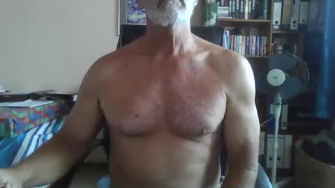 Snapshot of bobbgud chatting on 14, 9, 2025 Bobbgud online show from 14, 9, 2025