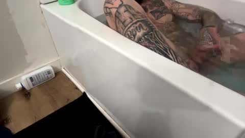 Bodyart85 19 online show from 31, 1, 2025