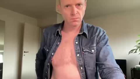 Snapshot of boegieboy76 chatting on 14, 11, 2025 ask me online show from 14, 11, 2025