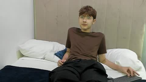 Snapshot of boleyn_lovell chatting on 5, 1, 2025 Boleyn online show from 5, 1, 2025