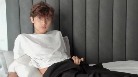 Snapshot of boleyn_lovell chatting on 1, 3, 2025 Boleyn online show from 1, 3, 2025