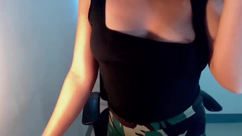 Snapshot of bombshell_seinnax chatting on 19, 2, 2025 bombshell_seinnax online show from 19, 2, 2025