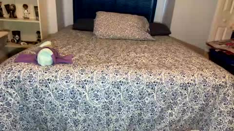 FRECKLES online show from 13, 1, 2025