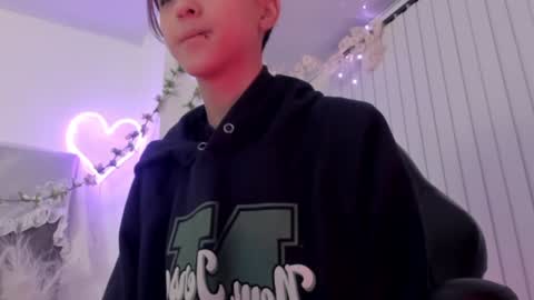 Snapshot of bonniecute_ chatting on 25, 1, 2025 online show from 25, 1, 2025