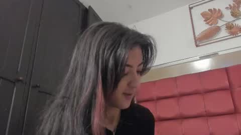 Snapshot of bonniecute_ chatting on 12, 7, 2026 online show from 12, 7, 2026