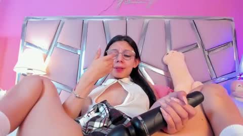 Bonnie  online show from 5, 3, 2025