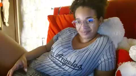 Queen Bon Vivantt online show from 18, 12, 2024