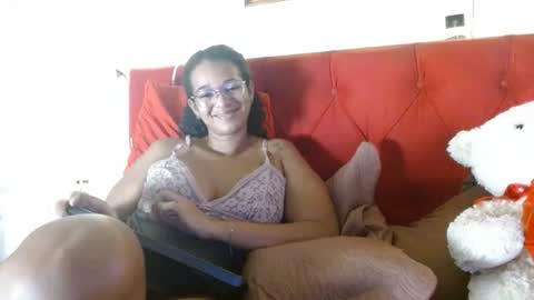 Queen Bon Vivantt online show from 2, 1, 2025