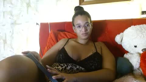 Queen Bon Vivantt online show from 8, 1, 2025