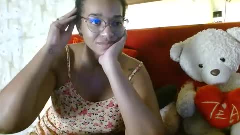 Queen Bon Vivantt online show from 17, 2, 2025