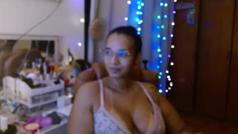 Queen Bon Vivantt online show from 23, 2, 2025