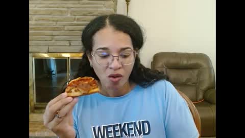 Queen Bon Vivantt online show from 22, 9, 2025