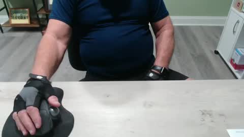 Snapshot of borntobebad2 chatting on 4, 1, 2025 borntobebad2 online show from 4, 1, 2025