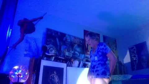 Bottomboo7 online show from 25, 10, 2025