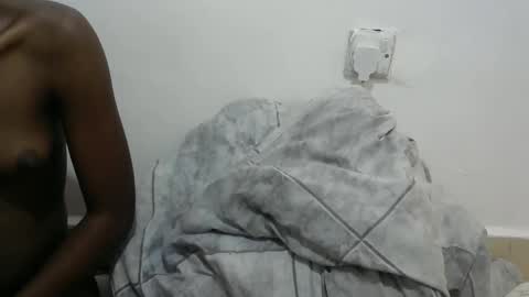 Snapshot of bouncy_vee chatting on 17, 2, 2026 bouncy_vee online show from 17, 2, 2026