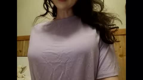 Bouncy Queen Majesty online show from 27, 10, 2025