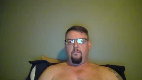 bowtieguy84 online show from 28, 4, 2026