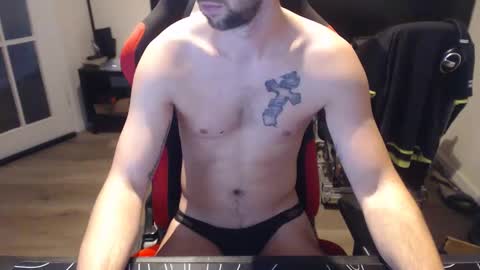 boy_t0y89 online show from 24, 10, 2025