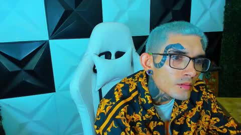 boy_tatto77 online show from 20, 12, 2025