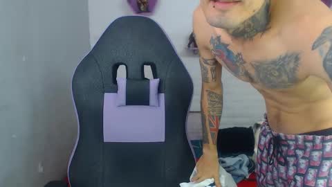 boy_tatto77 online show from 22, 12, 2025