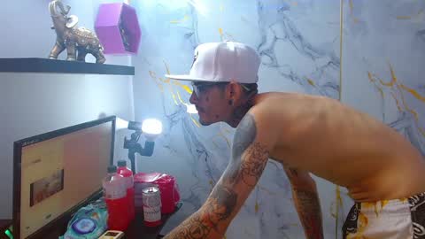 boy_tatto77 online show from 25, 3, 2026