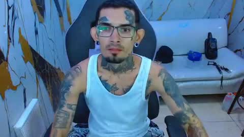 boy_tatto77 online show from 19, 7, 2026