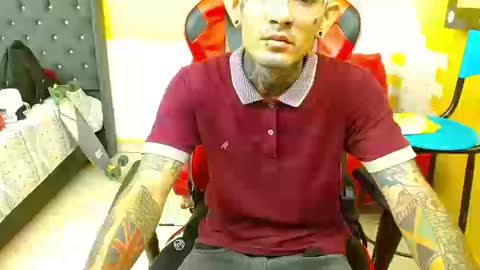 Snapshot of boy_tatto777 chatting on 19, 9, 2025 boy_tatto777 online show from 19, 9, 2025