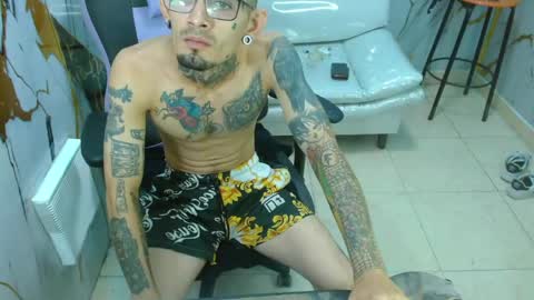 Snapshot of boy_tatto777 chatting on 28, 4, 2026 boy_tatto777 online show from 28, 4, 2026