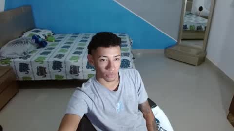 Snapshot of boyhot_sw chatting on 13, 2, 2025 boyhot_sw online show from 13, 2, 2025