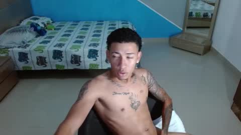 Snapshot of boyhot_sw chatting on 13, 2, 2025 boyhot_sw online show from 13, 2, 2025