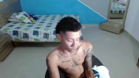 Snapshot of boyhot_sw chatting on 14, 2, 2025 boyhot_sw online show from 14, 2, 2025