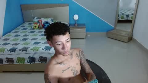 Snapshot of boyhot_sw chatting on 19, 2, 2025 boyhot_sw online show from 19, 2, 2025